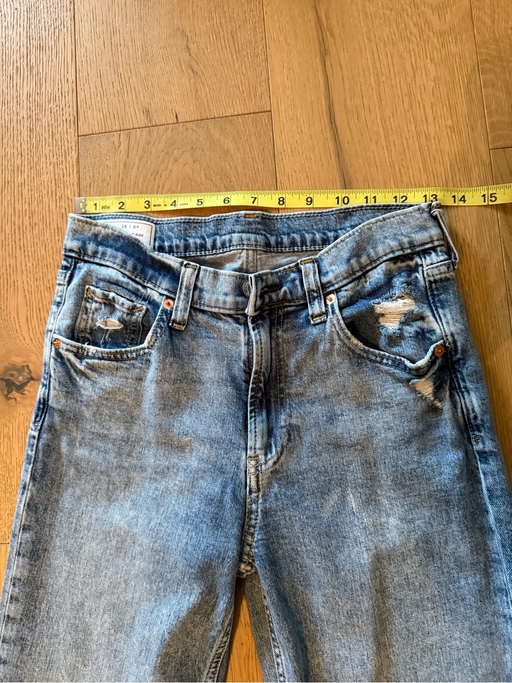 GAP Loose Mid Rise Light Wash Jeans - Picture 3 of 7